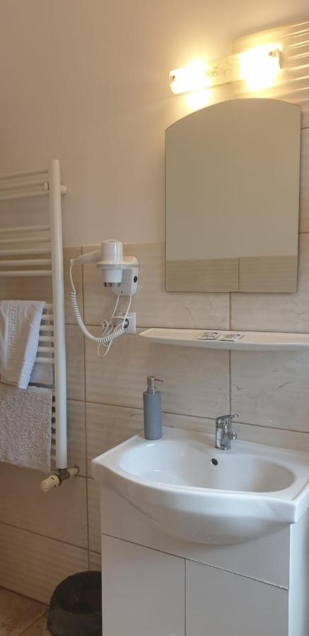 Casa Paduricea Hotel Dezmir Bagian luar foto