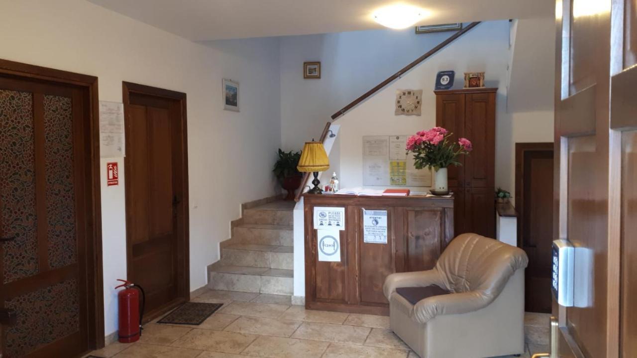 Casa Paduricea Hotel Dezmir Bagian luar foto